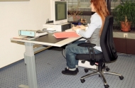 Höhenverstellbarer Schreibtisch (2)
